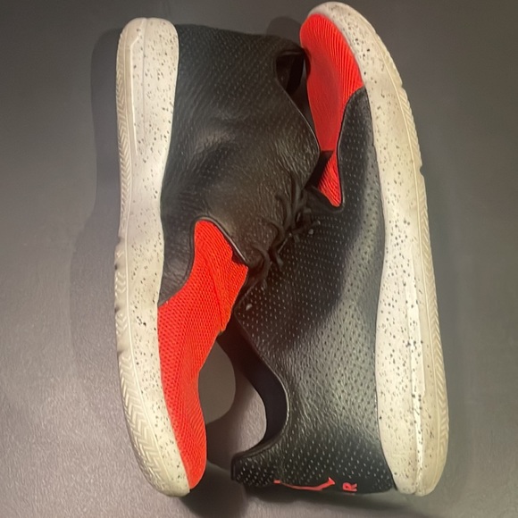 Air Jordan Eclipse in Univers Red / Black - Picture 5 of 7